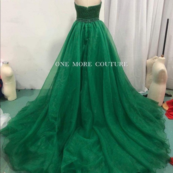 ********SOLD*******Custom Emerald Green Ballgown - Picture 3 of 5